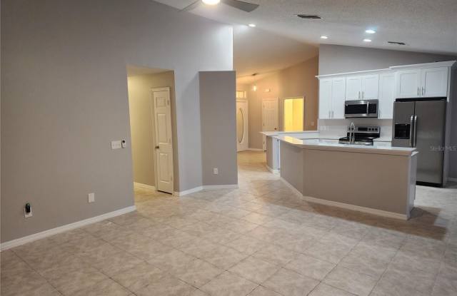2883 PICADILLY Circle Gallery 4