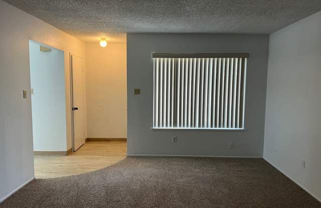 Available NOW! Cute Duplex in North Highlands, 2+1, single car garage, covered patio, small yard photos photos