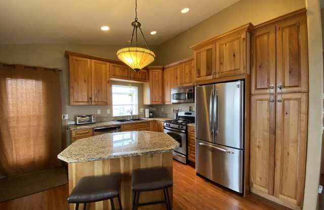 822 Lindstrom Rd photos photos
