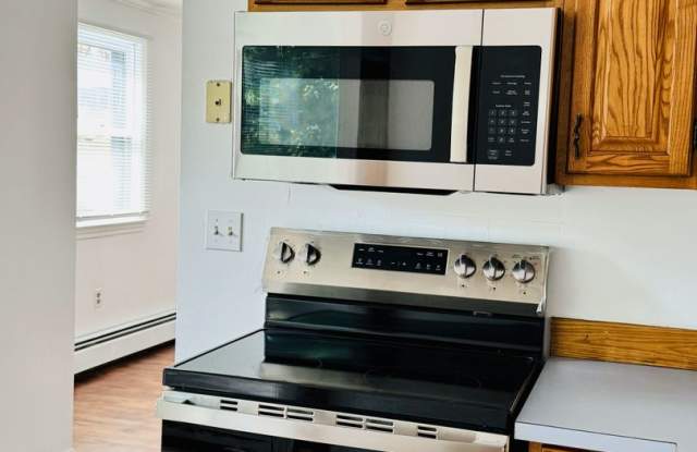 Beautifully Renovated 3-Bedroom Single-Family Home | Large Back Deck | Off-Street Parking Gallery 3