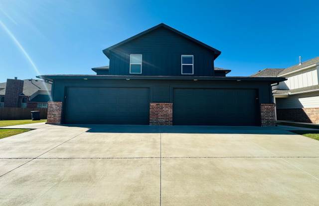 MODERN 3 Bed 2.5 Bath 2 Car Garage photos photos MODERN 3 Bed 2.5 Bath 2 Car Garage photos photos