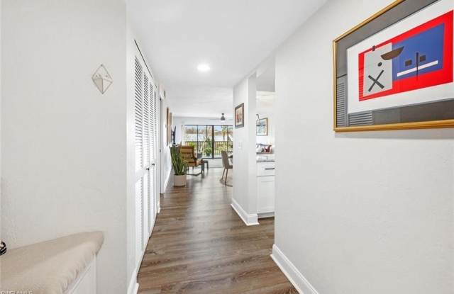 700 Valley Stream Dr Gallery 3