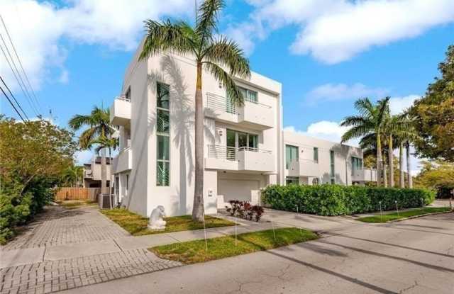 561 NE 15th Avenue - 561 Northeast 15th Avenue, Fort Lauderdale, FL 33301