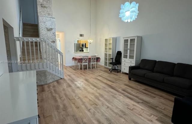 461 SE 14th St - 461 Southeast 14th Street, Dania Beach, FL 33004
