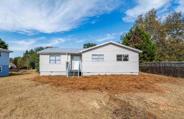 Hidden Gem with Tons of Space and Modern Upgrades - 9159 Taylors Ferry Road, Jefferson County, AL 35023