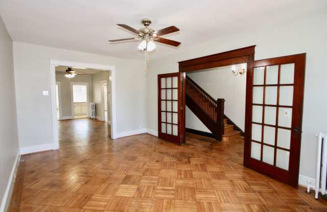 Spacious 5BR/3.5 Petworth Rowhome with Sun-Filled Living & Outdoor Spaces Gallery 4