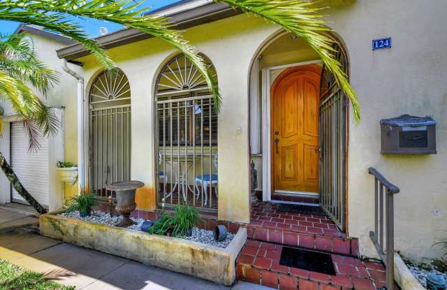 124 S Palmway Gallery 4
