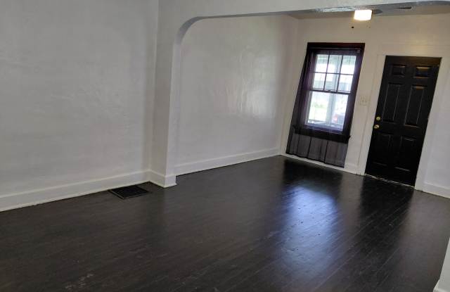 121-123 Huron Avenue - 123 Gallery 3