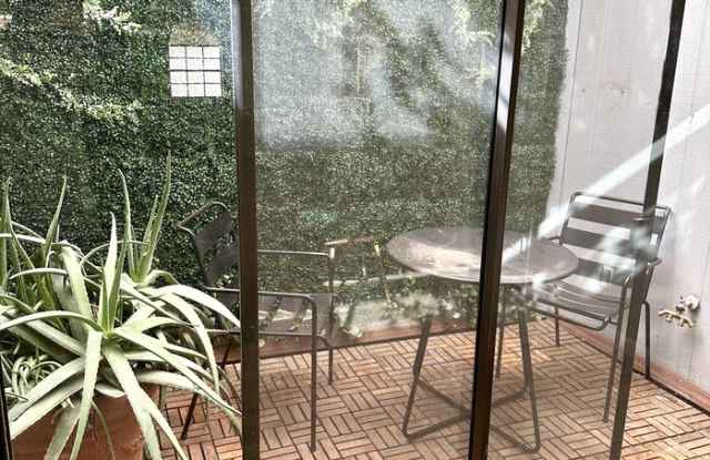 2224 South Catarina Gallery 3