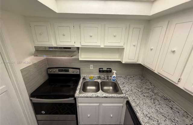 1535 SE 15th St photos photos