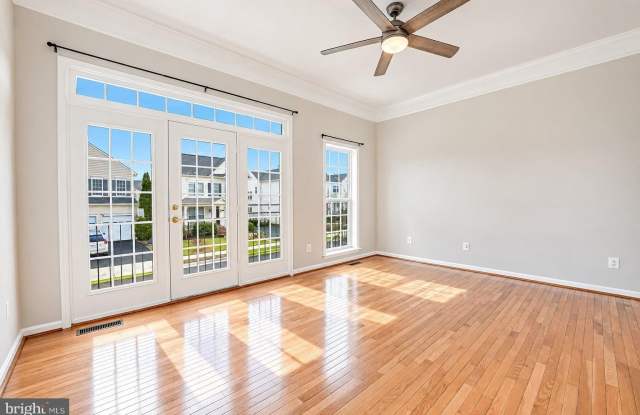 21943 WINDOVER Drive Gallery 4