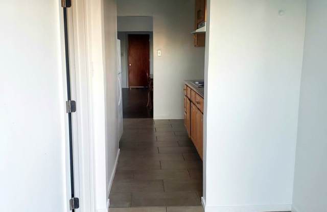 1618 Tremont Street Gallery 2