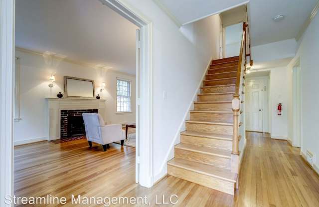 6623 32nd Street, NW Gallery 4