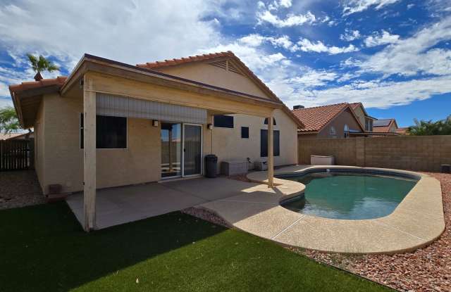 Affordable price! Private pool & new interior! Gallery 1