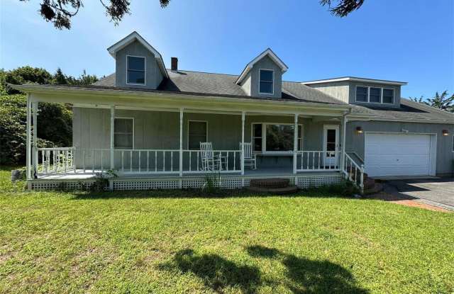 875 Henrys Lane - 875 Henrys Lane, Peconic, NY 11958