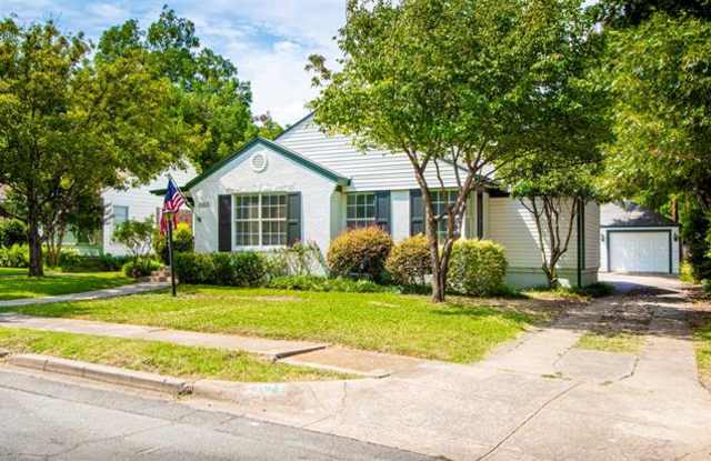 6163 Kenwood Avenue Gallery 2
