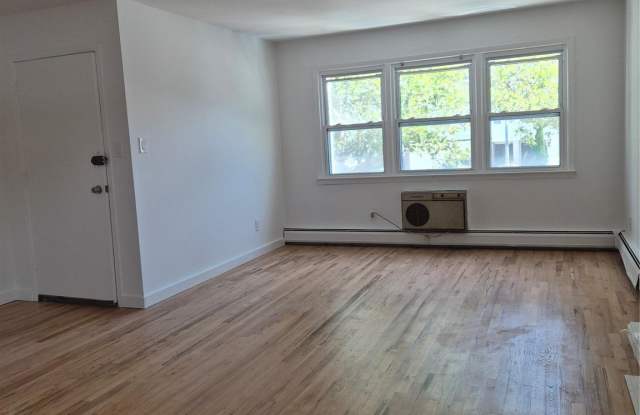 18-28 Bell Blvd Bayside Gallery 2