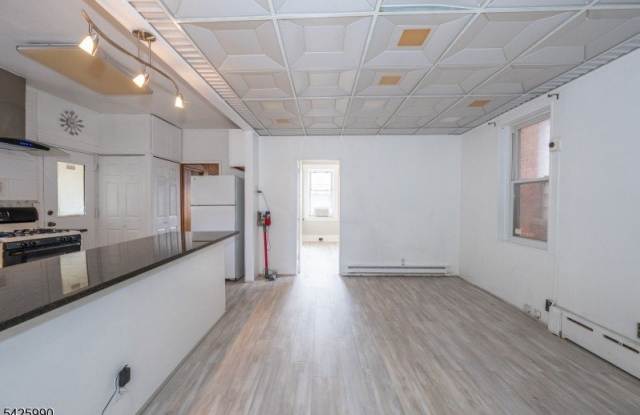 12 Garfield Ave photos photos