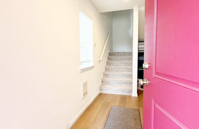 1090 NW Dragonstone Street - 1 Gallery 4