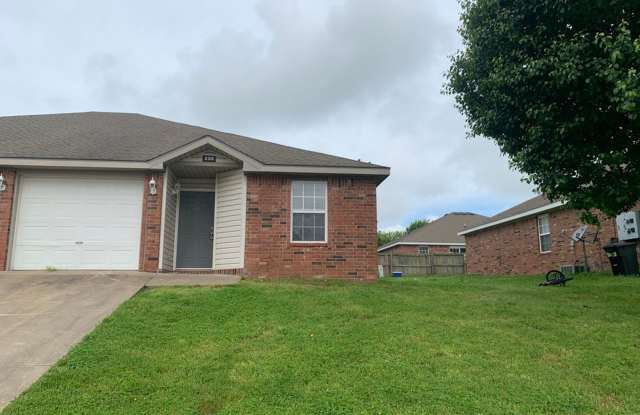 Cozy 3 Bedroom for Lease! MOVE-IN SPECIAL!!**$300.00 OFF FIRST MONTH'S RENT** photos photos