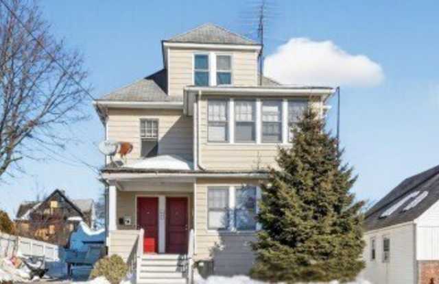 1442 Wood Avenue unit: 2 photos photos