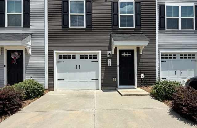 3/2.5 Townhome Available Now in Simpsonville! photos photos