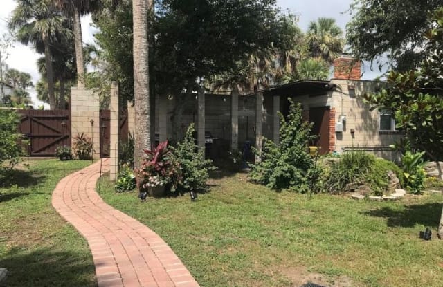 912 N Grandview Ave - 912 North Grandview Avenue, Daytona Beach, FL 32118