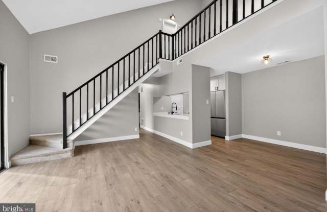 306 THE WOODS photos photos