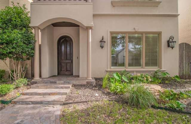 429 Wyndham Gallery 2