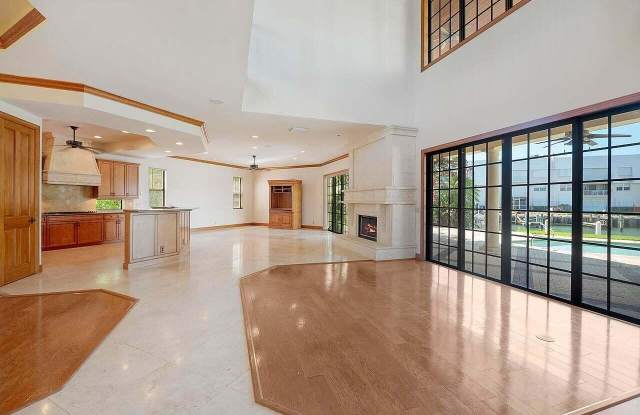 1111 Singer Drive Gallery 4