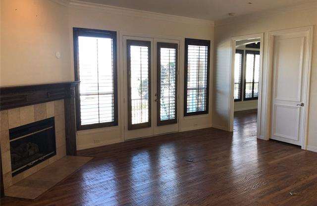 3110 University Park Lane Gallery 2