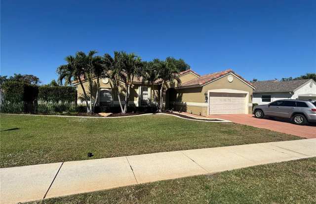 9721 Southwest 15th Court Gallery 4