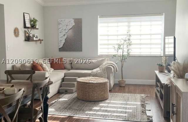 7100 NW 173rd Dr Gallery 4