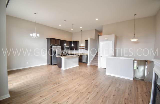 End-Unit Townhome | Waukee Schools | 2-Car Garage Gallery 3