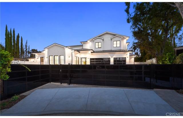 5044 Andasol Avenue Gallery 2