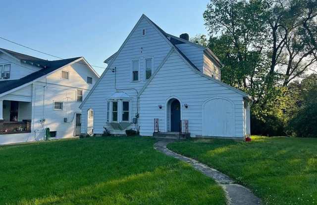 1045 Philadelphia Dr photos photos