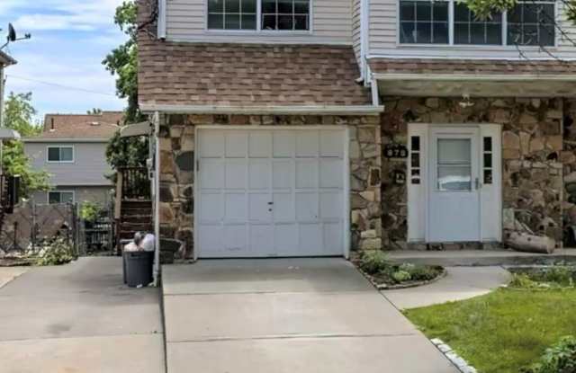 878 Rensselaer Avenue photos photos