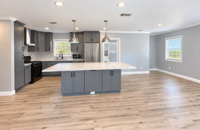 3 Bedroom Home in Pomona Gallery 4