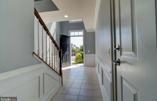 2447 BROOKMOOR LN Gallery 4