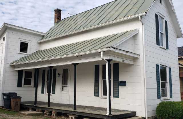 307 West Washington Street - 307 West Washington Street, Winchester, IN 47394