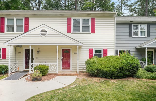 646 Middleton Avenue photos photos