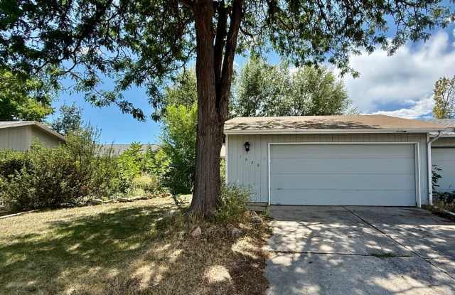 Ranch-Style 3 Bed / 1 Bath Duplex Home in South Loveland Gallery 3