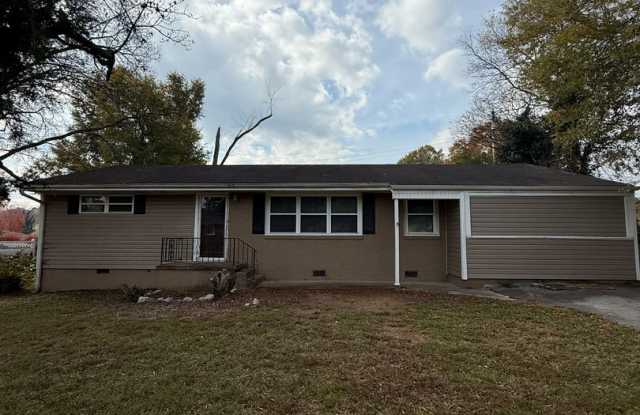 4 Bedroom / 2 Bath Home - 4355 Shawnee Circle, Chattanooga, TN 37411