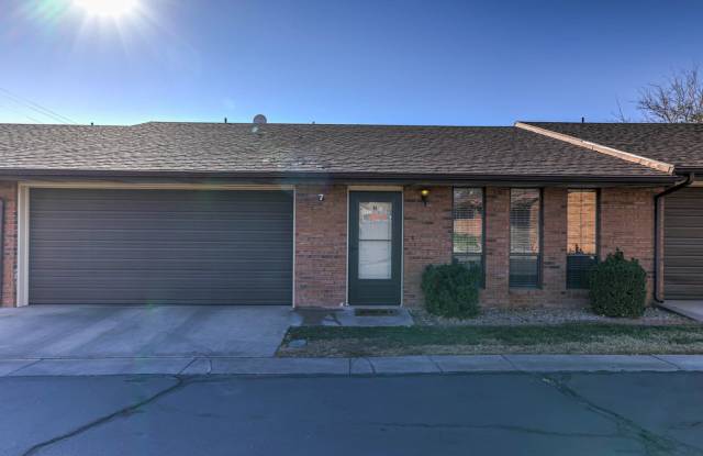 Large 2 bed, 2 bath home with 2 car garage for rent in Downtown St. George! photos photos