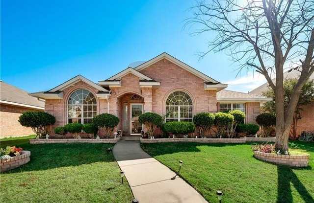 1528 Tanglewood Drive Gallery 2