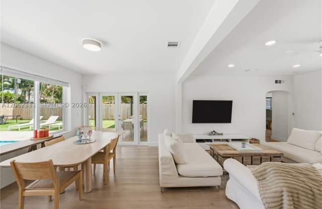 10801 Peachtree Dr Gallery 4
