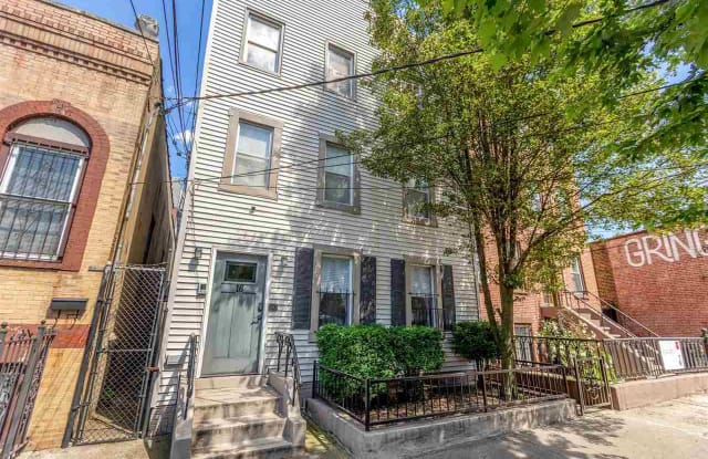 16 COLES ST - 16 Coles Street, Jersey City, NJ 07302