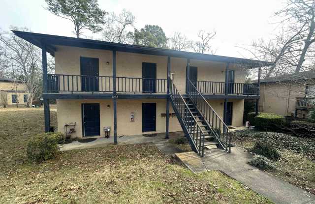 1235 BUCKINGHAM Drive unit: 4 - 1235 Buckingham Drive, Tallahassee, FL 32308 1235 BUCKINGHAM Drive unit: 4 - 1235 Buckingham Drive, Tallahassee, FL 32308