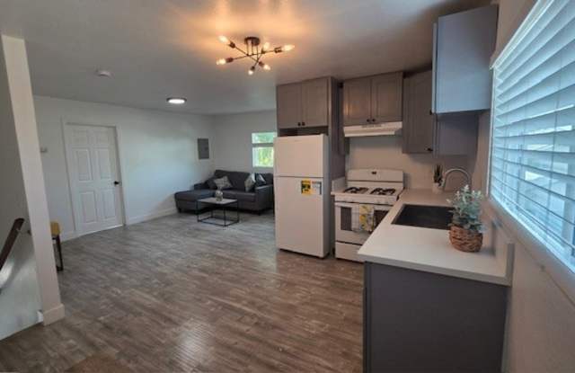 1114 3/4 W. 55th St. Gallery 1