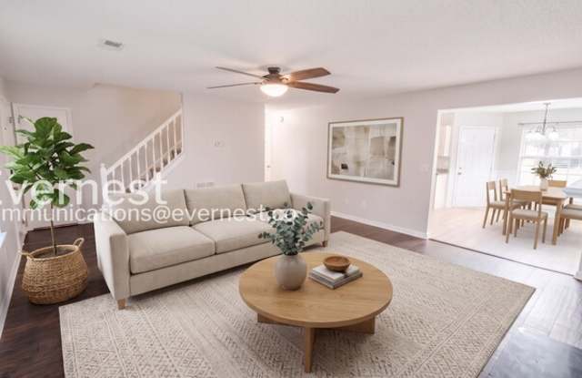 251 Cobblestone Lane Gallery 2